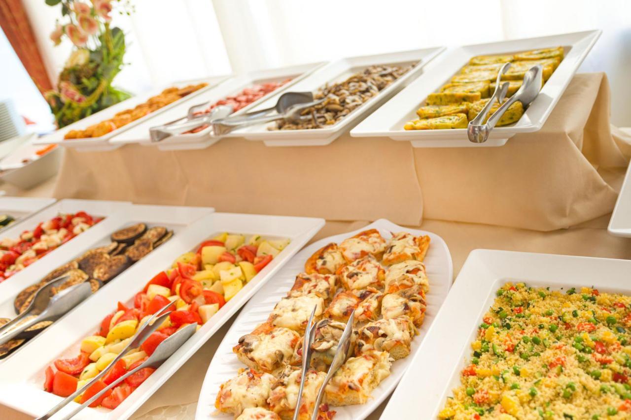 Hotel Pineta 벨레지아아지마리나 외부 사진