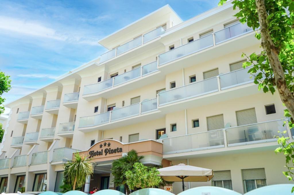 Hotel Pineta 벨레지아아지마리나 외부 사진