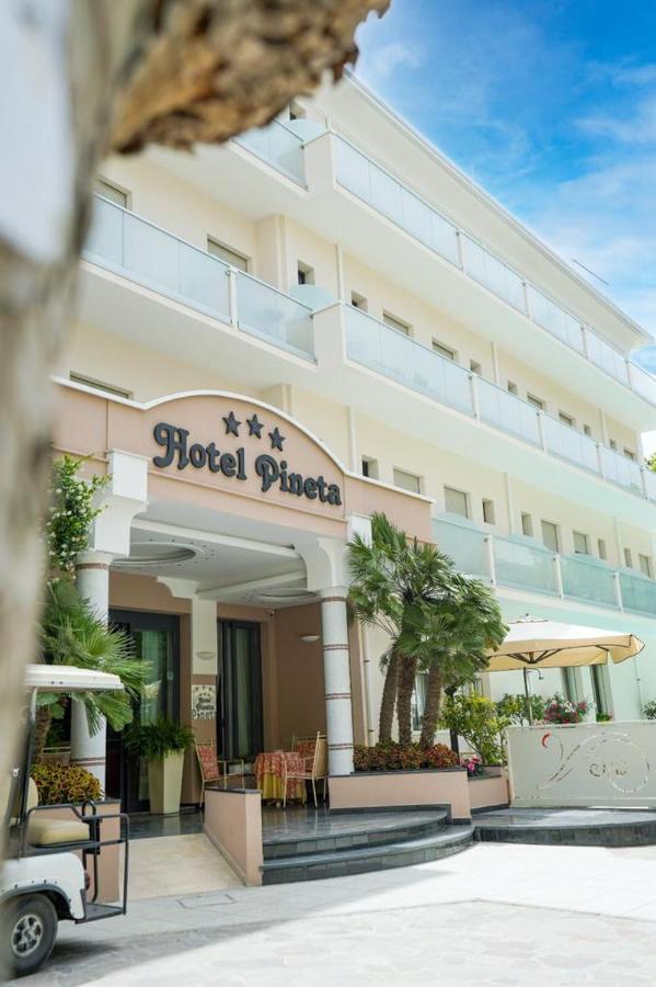 Hotel Pineta 벨레지아아지마리나 외부 사진