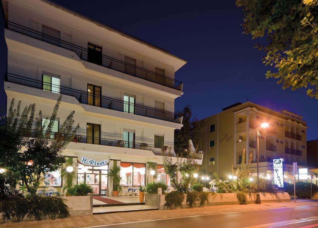 Hotel Pineta 벨레지아아지마리나 외부 사진