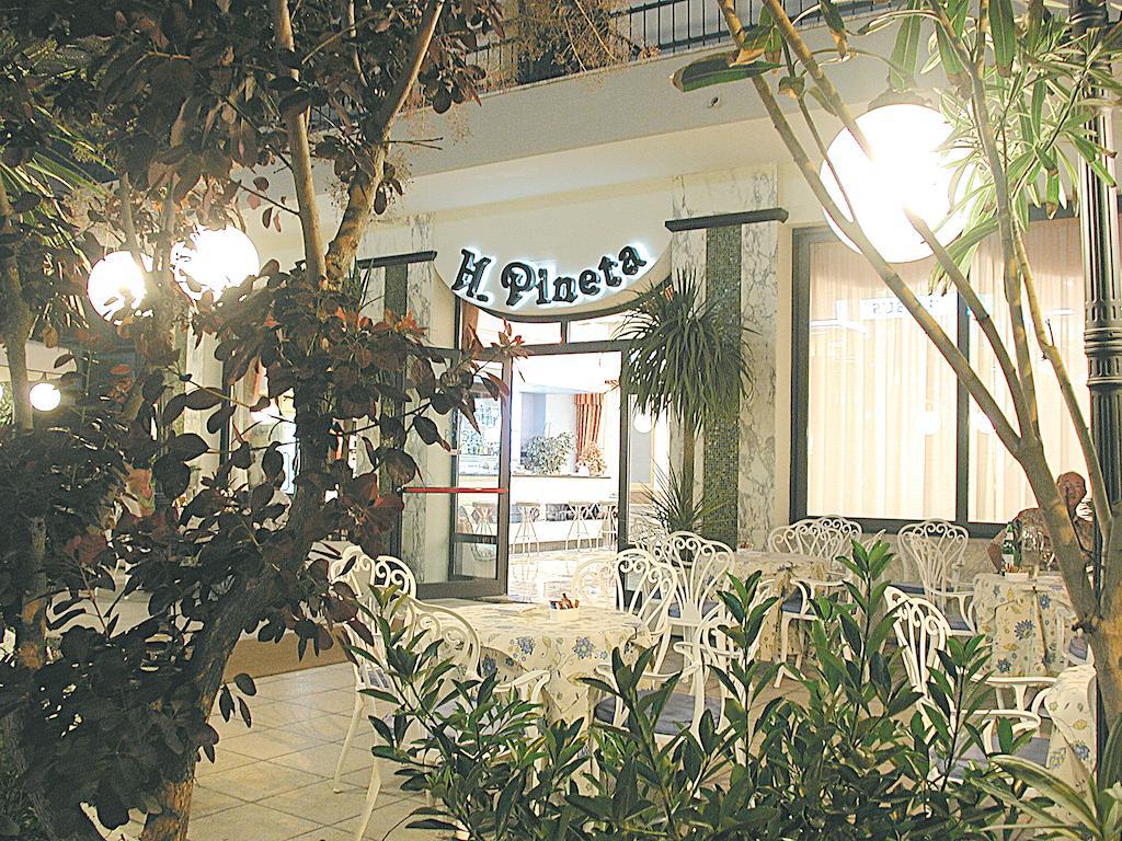 Hotel Pineta 벨레지아아지마리나 외부 사진