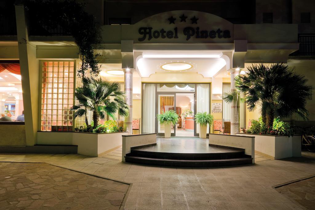 Hotel Pineta 벨레지아아지마리나 외부 사진
