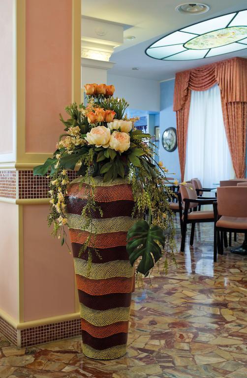 Hotel Pineta 벨레지아아지마리나 외부 사진