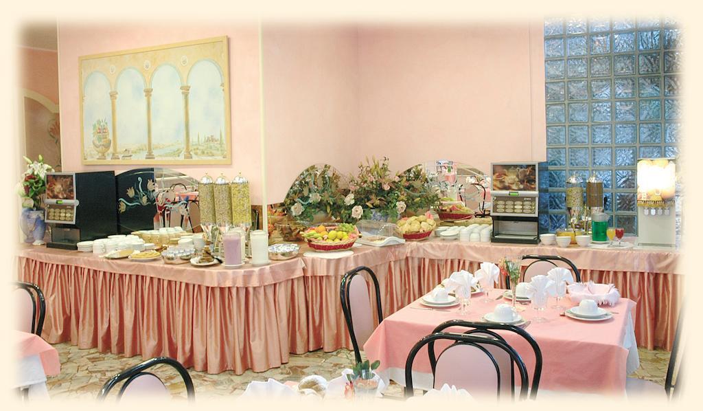 Hotel Pineta 벨레지아아지마리나 외부 사진